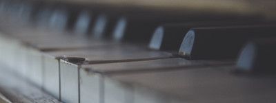 How full of it are you 3 key differences between leadership and management
