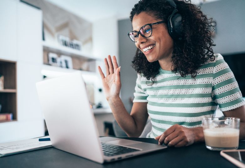 girl on laptop